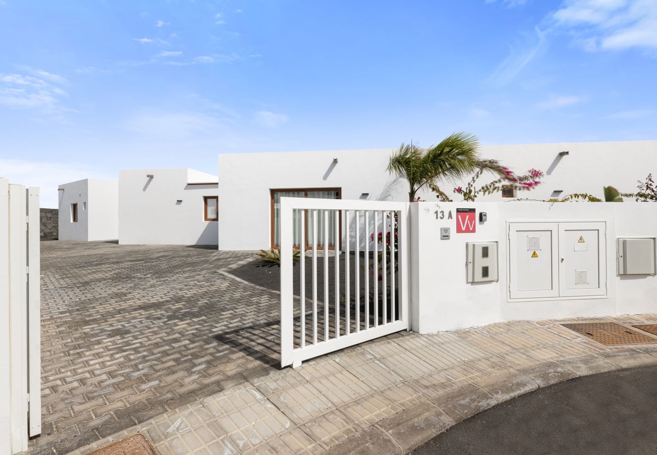 Villa in Playa Blanca - Villa Los Altos Anisa 13A by Escape Home