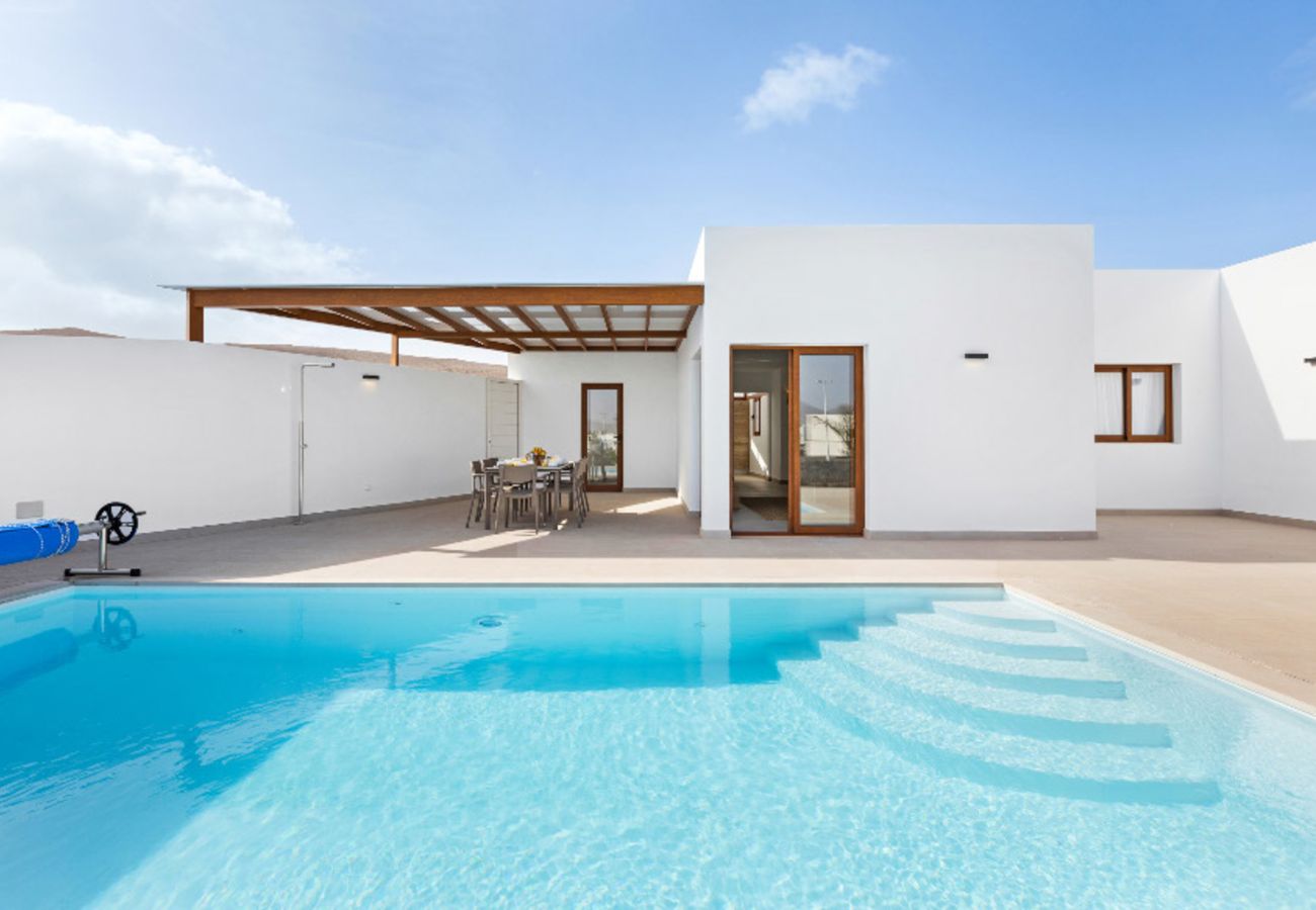 Villa in Playa Blanca - Villa Los Altos Navya 13B by Escape Home
