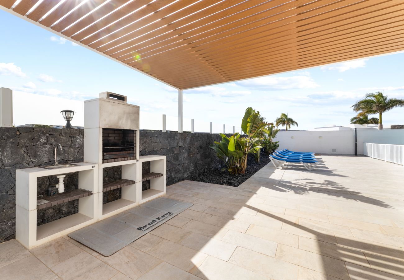 Villa in Playa Blanca - Casa Manuel By Escape Home