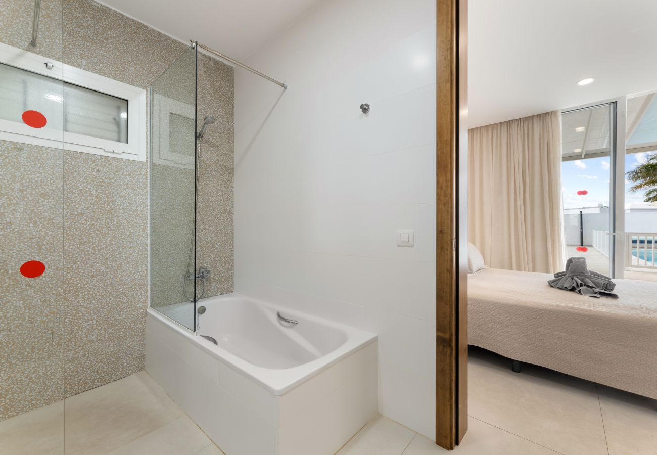 Villa in Playa Blanca - Casa Manuel By Escape Home