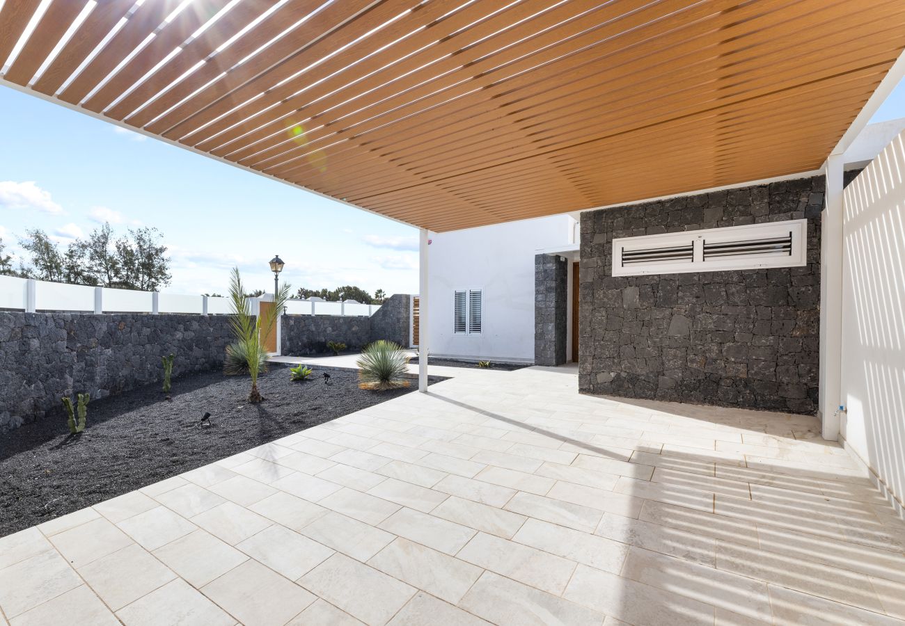 Villa in Playa Blanca - Casa Manuel By Escape Home