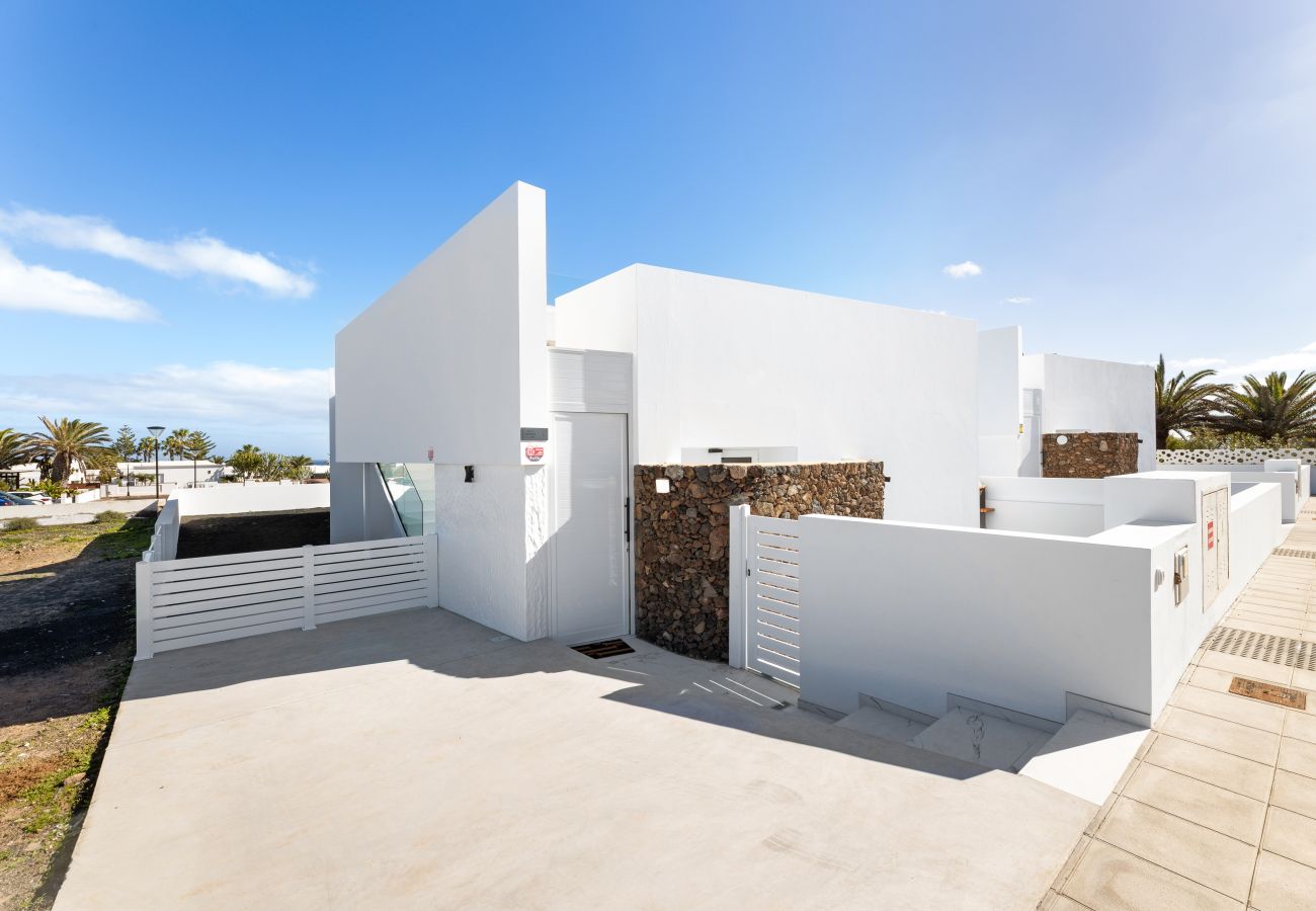 Villa in Charco del Palo - Villa Coralina by Escape Home
