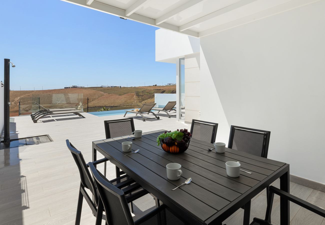 Villa in Tías - Villa Papaya by Escape Home