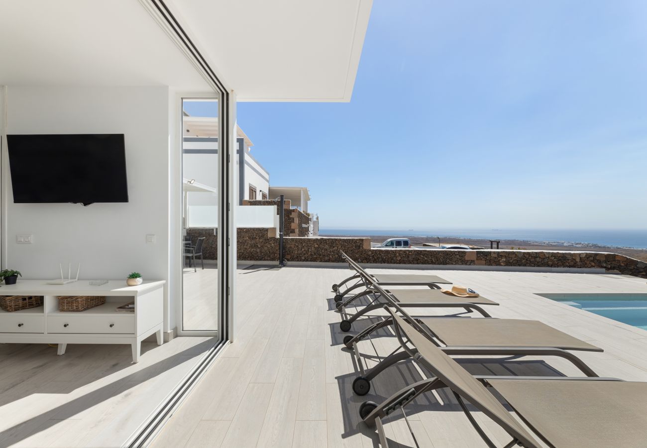 Villa in Tías - Villa Maracuya by Escape Home 