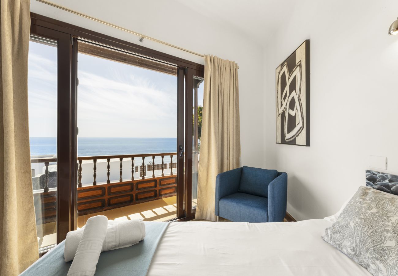 Villa in Puerto del Carmen - Villa Santa Rosa La Peñita by Escape Home