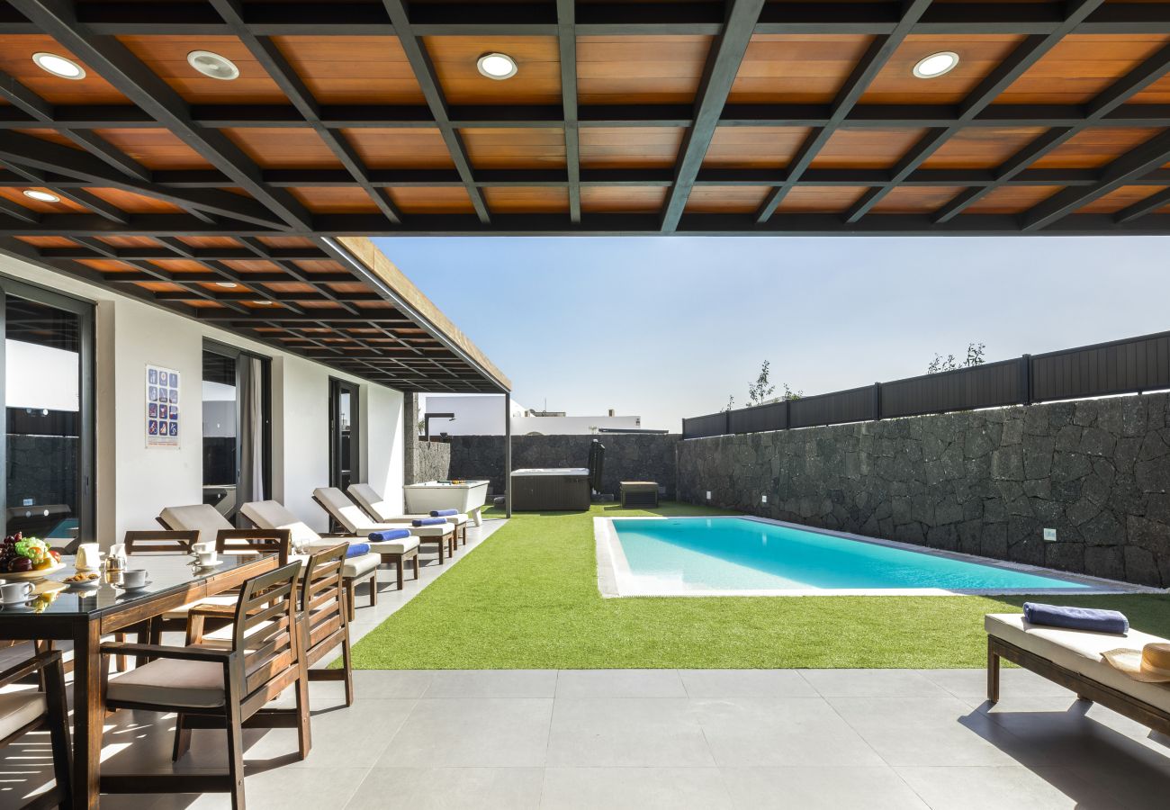 Villa in Puerto del Carmen - Casa Jimena by Escape Home