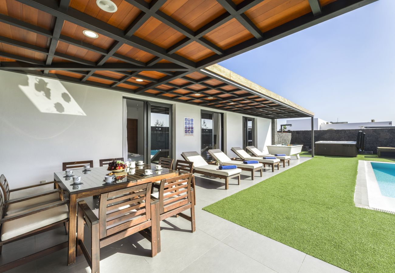 Villa in Puerto del Carmen - Casa Jimena by Escape Home