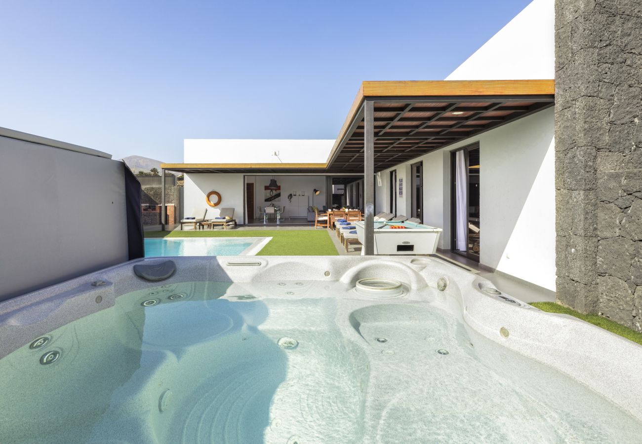 Villa in Puerto del Carmen - Casa Jimena by Escape Home