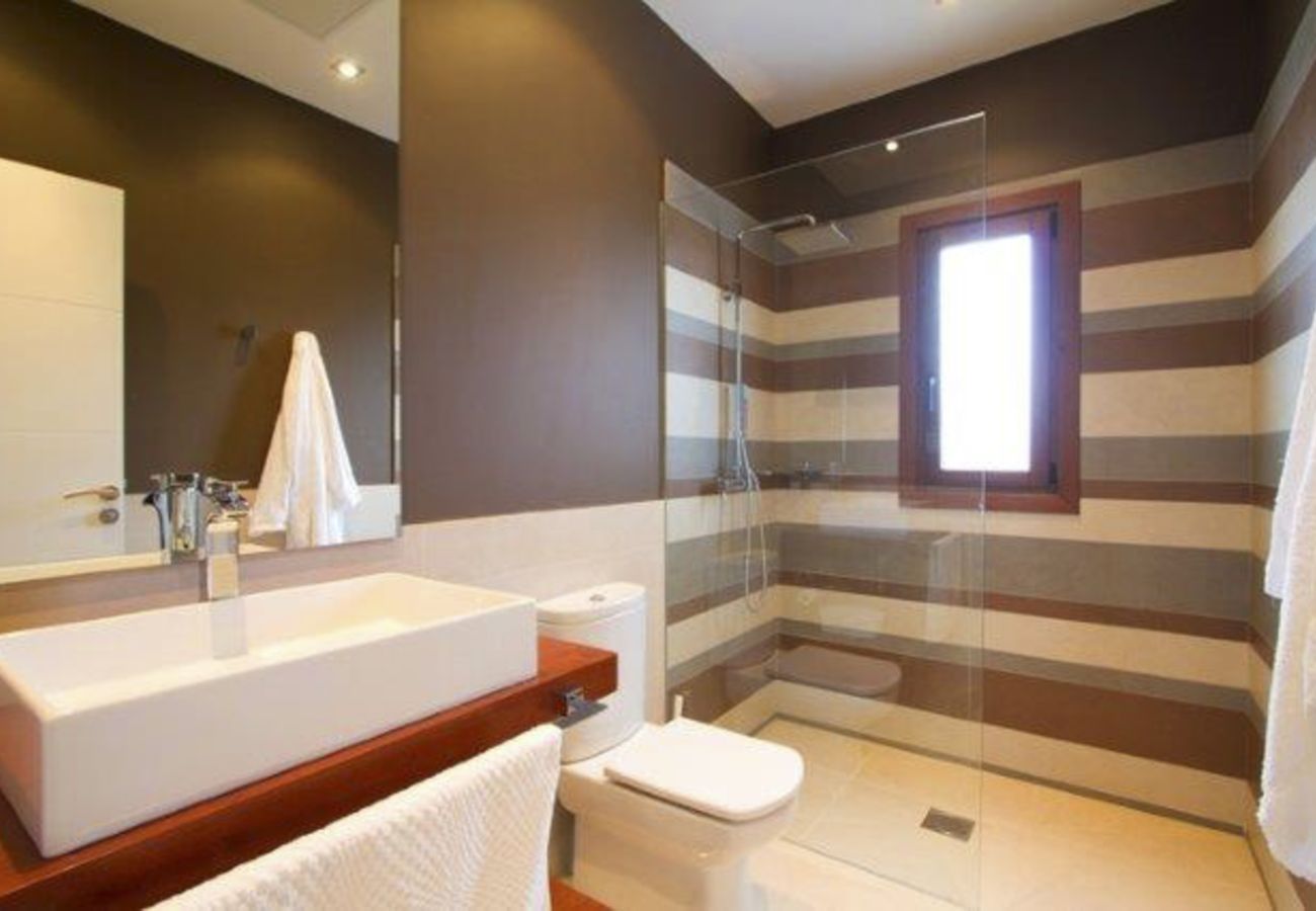 Villa in Puerto Calero - Casa Carlota by Escape Home