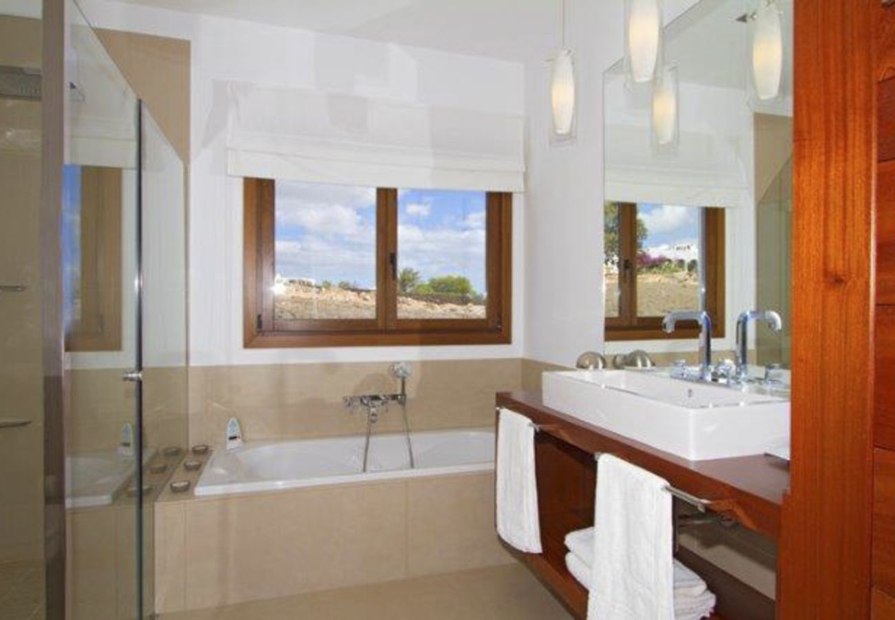 Villa in Puerto Calero - Casa Carlota by Escape Home