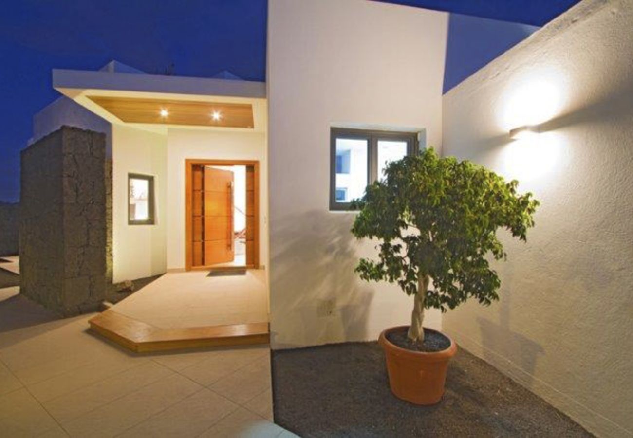 Villa in Puerto Calero - Casa Carlota by Escape Home