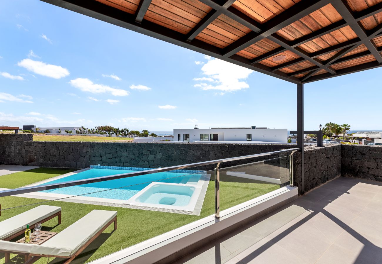 Villa in Puerto Calero - Casa Carlota by Escape Home