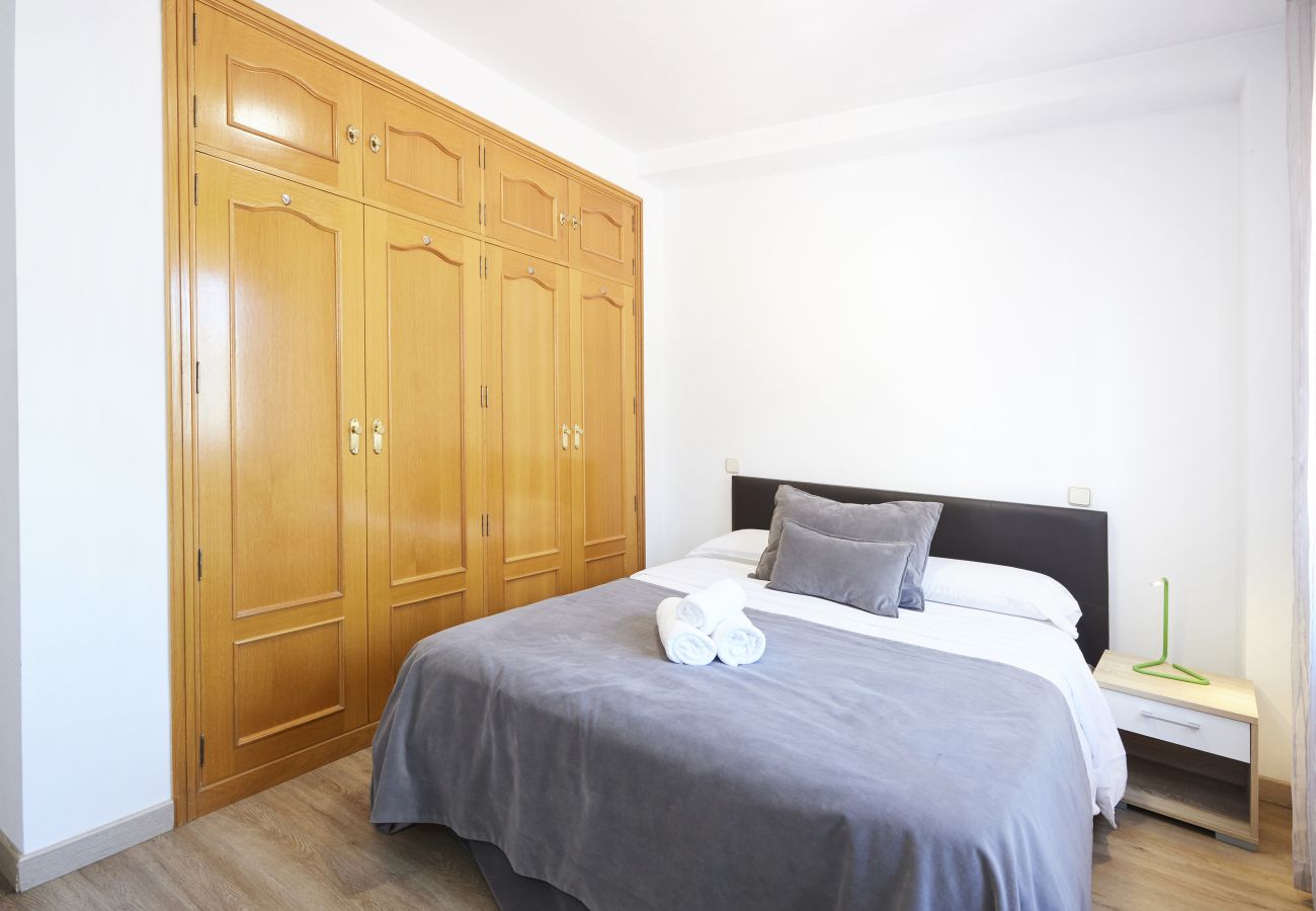 Apartment in Madrid - Santa Rosa Madrid 201 by Escape Home