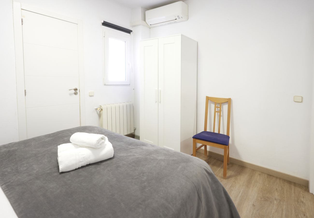 Apartment in Madrid - Santa Rosa Madrid 101 by Escape Home 