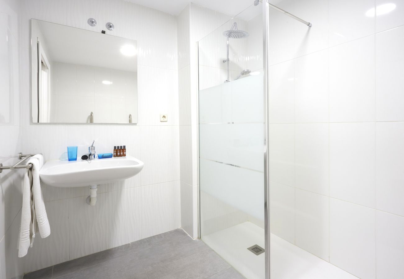 Apartment in Madrid - Santa Rosa Madrid 101 by Escape Home 