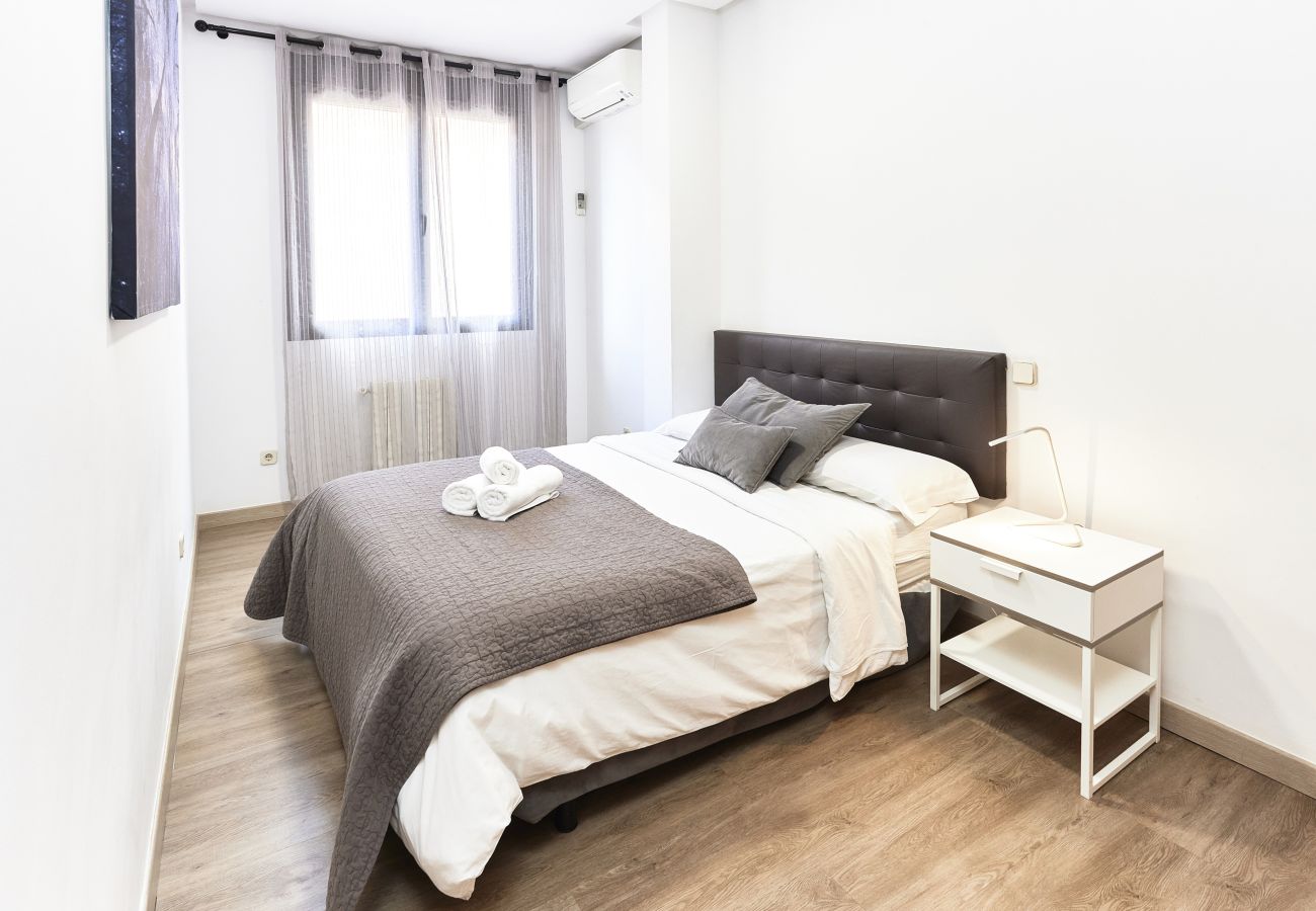 Apartment in Madrid -  Santa Rosa Madrid 202 by Escape Home