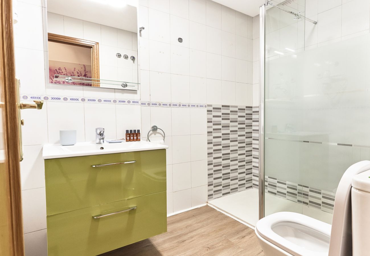 Apartment in Madrid -  Santa Rosa Madrid 202 by Escape Home