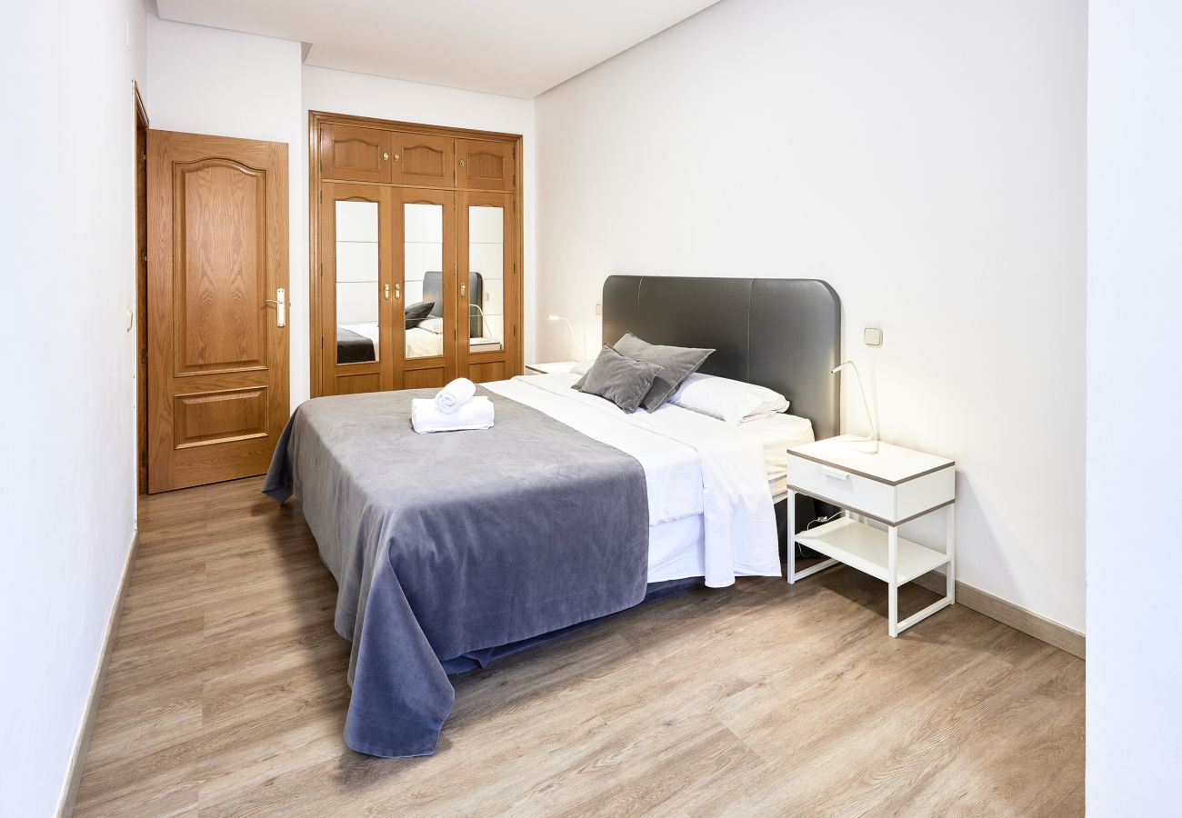 Apartment in Madrid -  Santa Rosa Madrid 202 by Escape Home