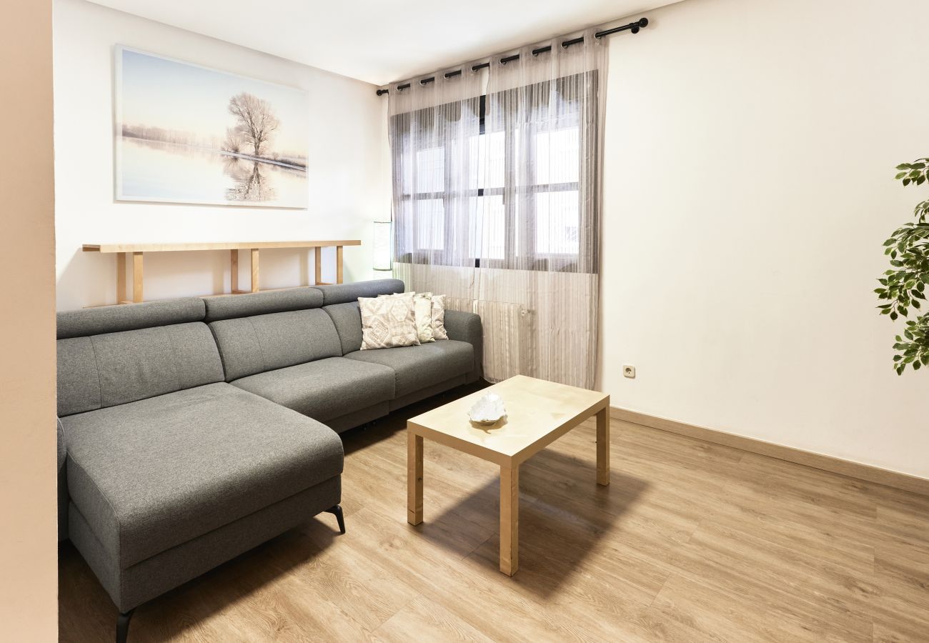 Apartment in Madrid -  Santa Rosa Madrid 202 by Escape Home