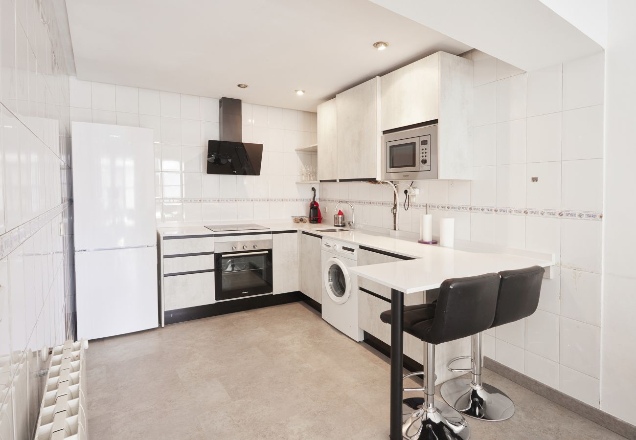 Apartment in Madrid - Santa Rosa Madrid 204 by Escape Home