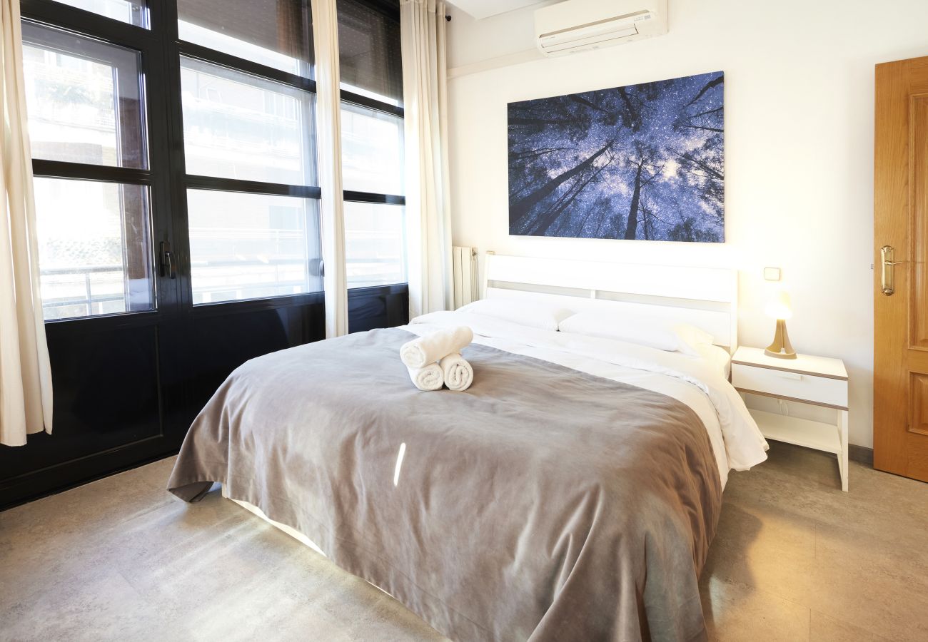 Apartment in Madrid - Santa Rosa Madrid 204 by Escape Home