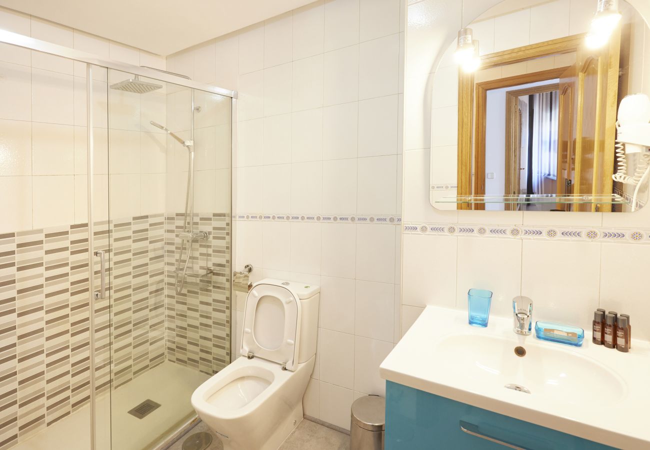 Apartment in Madrid - Santa Rosa Madrid 204 by Escape Home