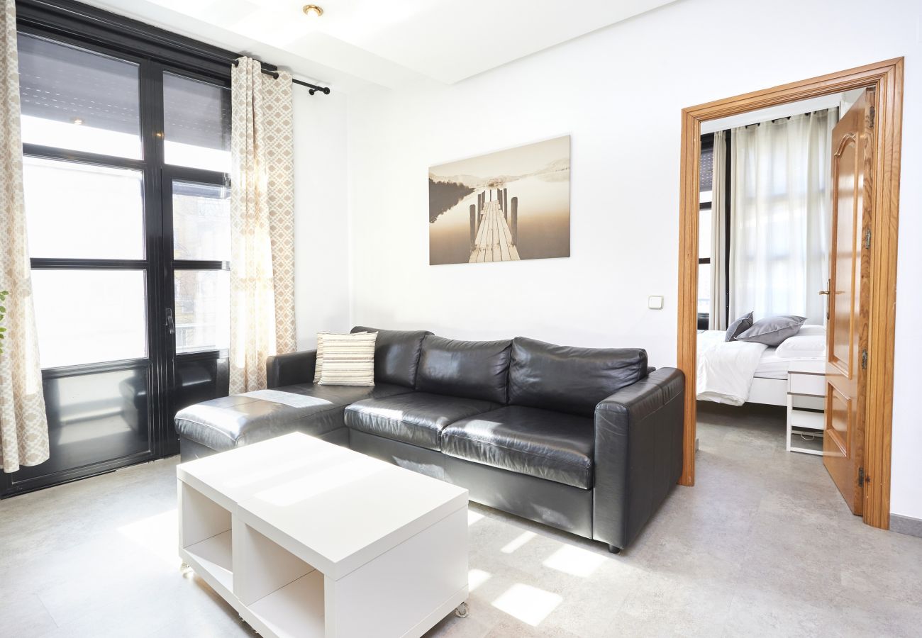 Apartment in Madrid - Santa Rosa Madrid 204 by Escape Home