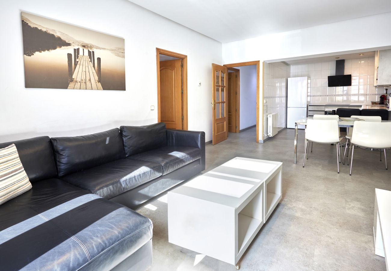 Apartment in Madrid - Santa Rosa Madrid 204 by Escape Home