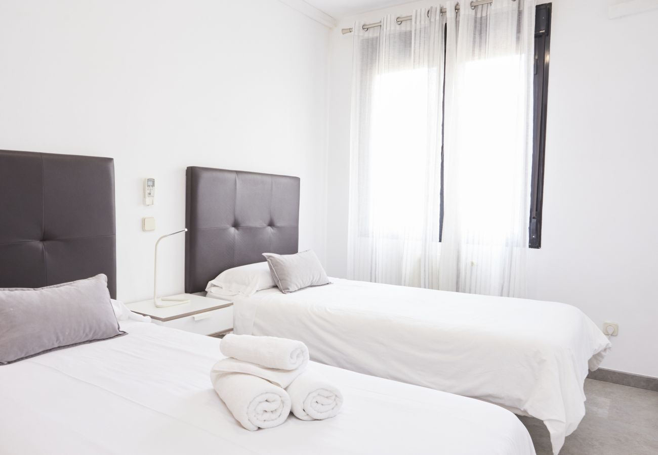 Apartment in Madrid -  Santa Rosa Madrid 302 by Escape Home