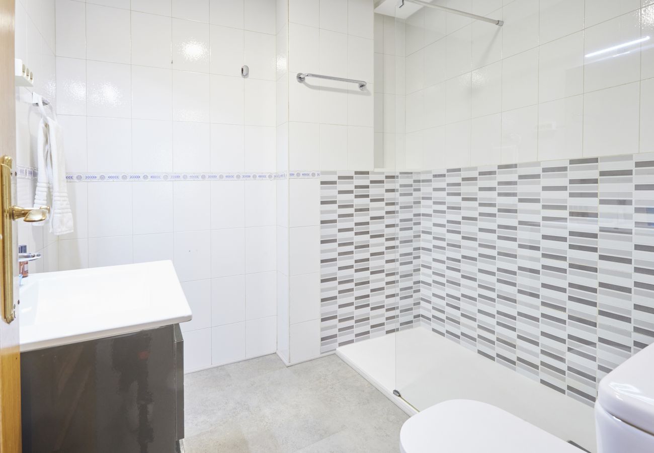 Apartment in Madrid - Santa Rosa Madrid 303 by Escape Home 