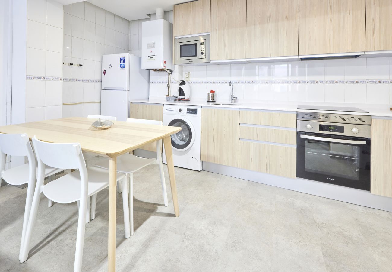 Apartment in Madrid - Santa Rosa Madrid 303 by Escape Home 