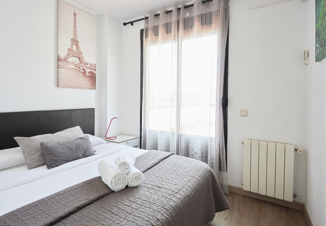 Apartment in Madrid - Santa Rosa Madrid 305 by Escape Home