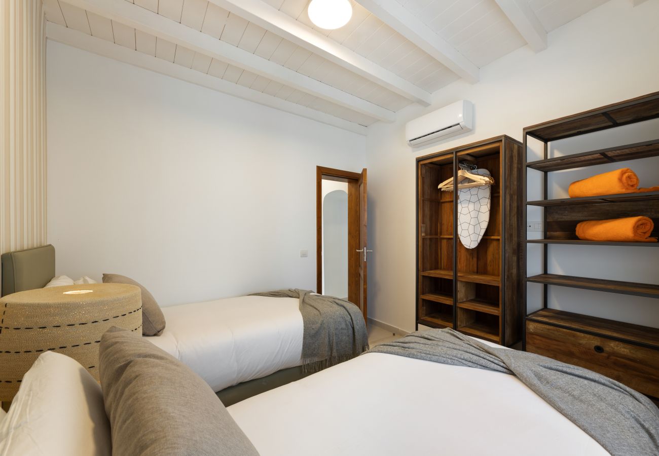 Villa in Puerto del Carmen - Villa Roseta by Escape Home