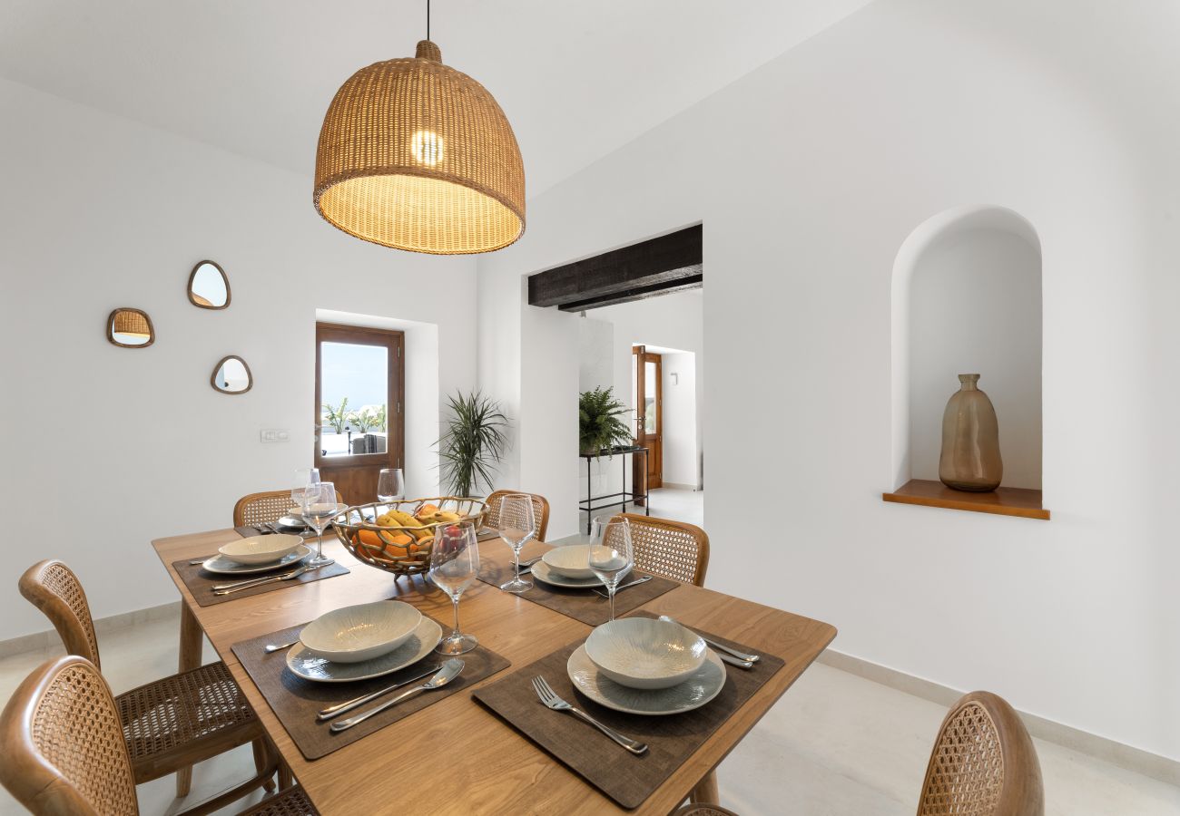 Villa in Puerto del Carmen - Villa Roseta by Escape Home