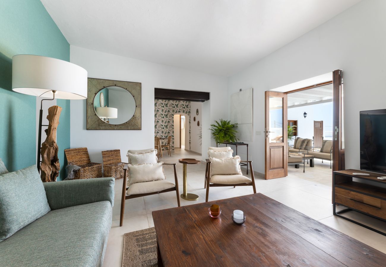 Villa in Puerto del Carmen - Villa Roseta by Escape Home