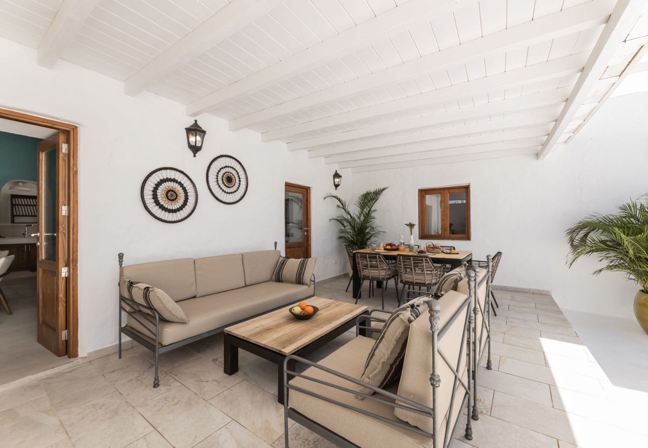 Villa in Puerto del Carmen - Villa Roseta by Escape Home