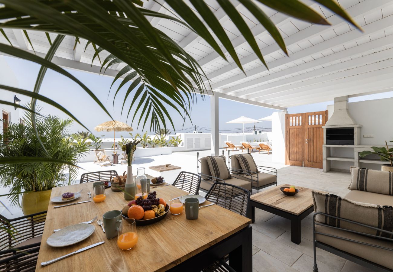 Villa in Puerto del Carmen - Villa Roseta by Escape Home