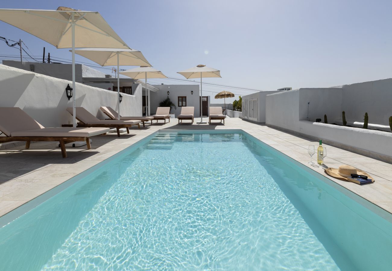 Villa in Puerto del Carmen - Villa Roseta by Escape Home