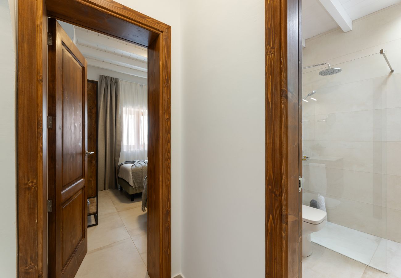 Villa in Puerto del Carmen - Villa Roseta by Escape Home