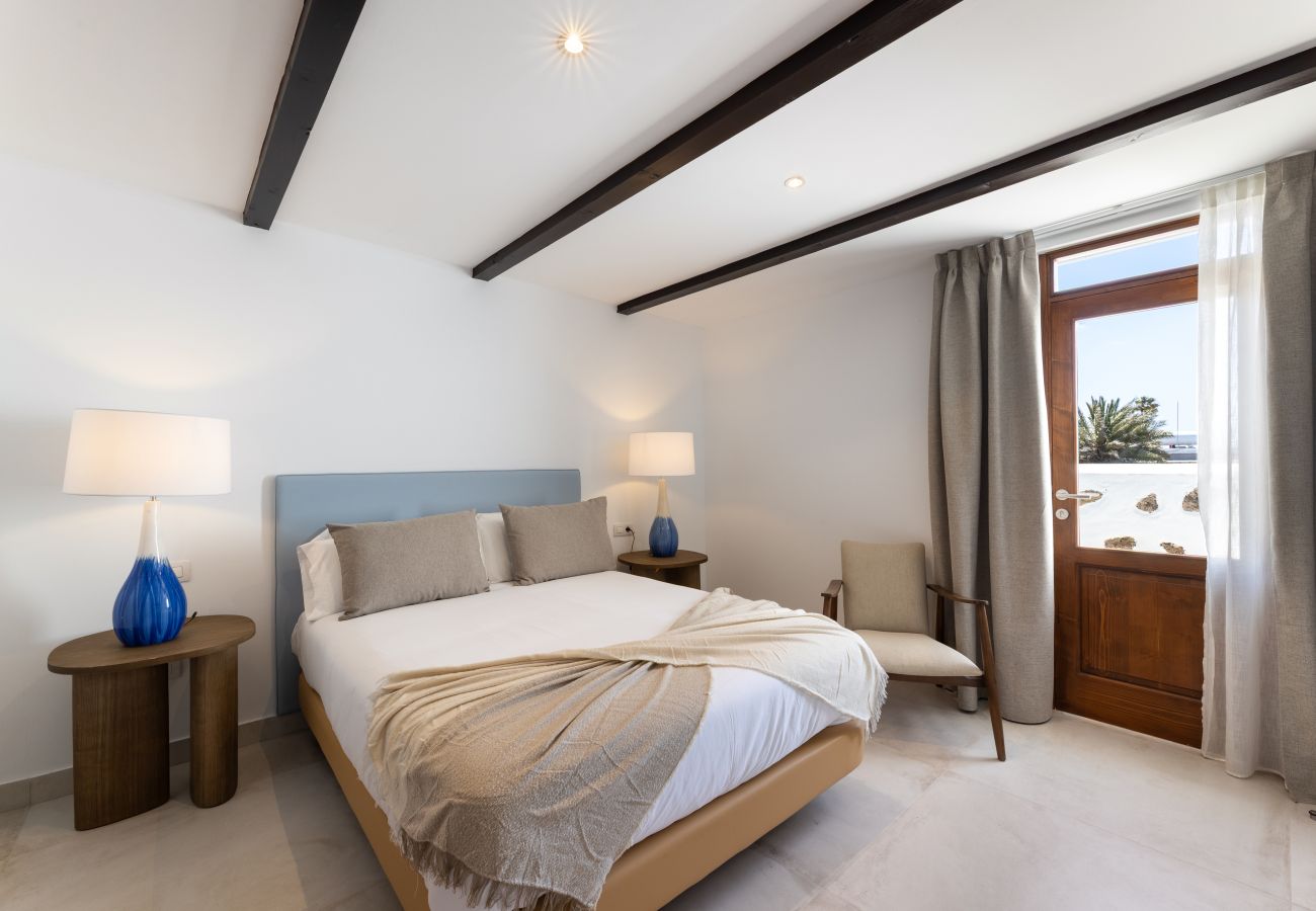 Apartment in Puerto del Carmen - Apartamento Roseta 2 by Escape Home