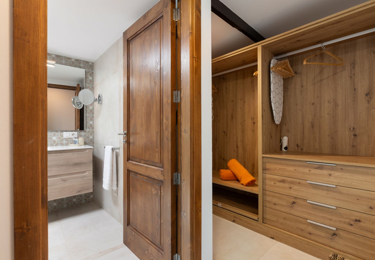 Apartment in Puerto del Carmen - Apartamento Roseta 2 by Escape Home