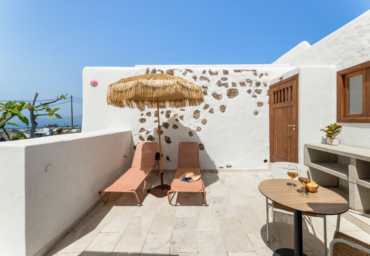 Apartment in Puerto del Carmen - Apartamento Roseta 1 by Escape Home 