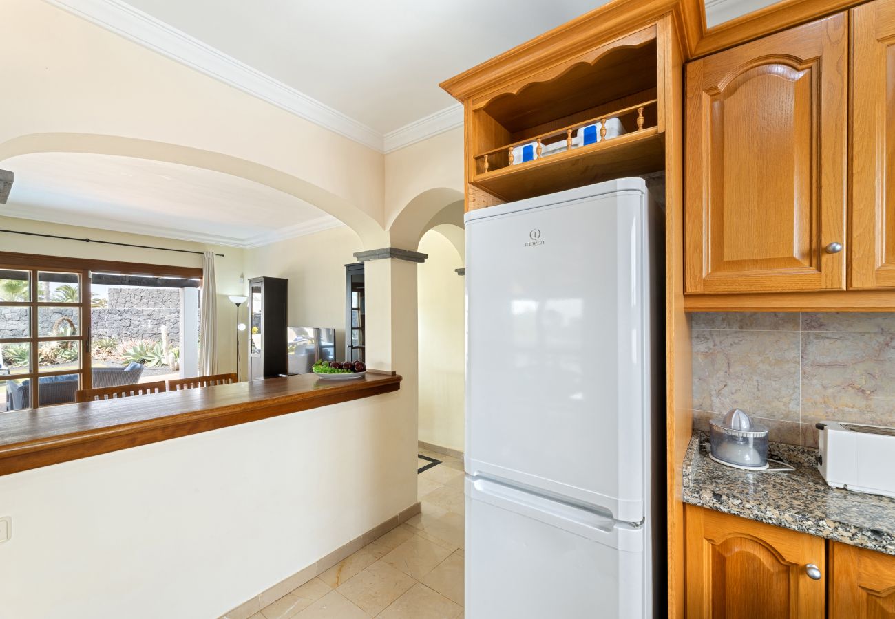 Villa in Playa Blanca - Villa Zafiro 10 by Escape Home