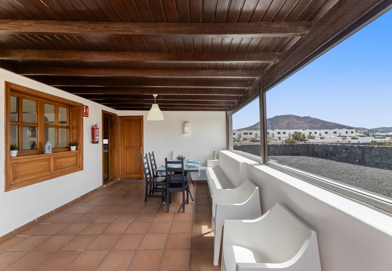 Villa in Playa Blanca - Villa Zafiro 10 by Escape Home