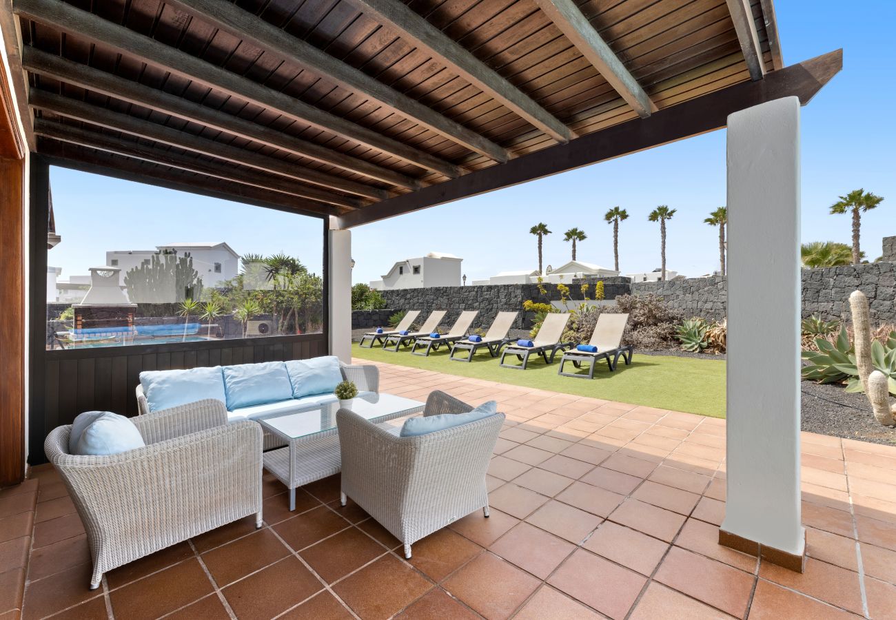 Villa in Playa Blanca - Villa Zafiro 10 by Escape Home