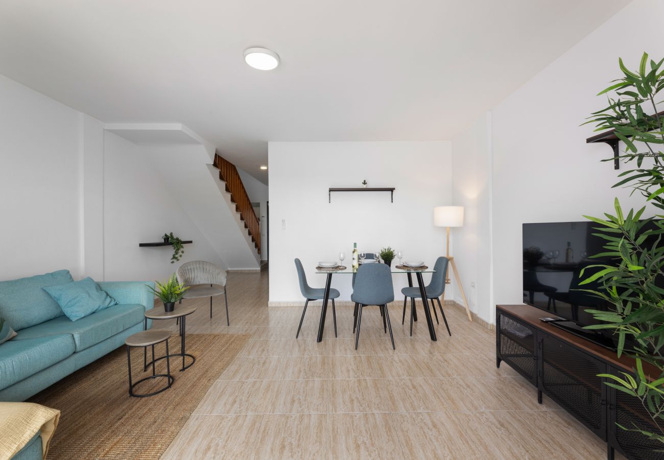 Villa in Puerto del Carmen - Arpon Santa Rosa 3 by Escape Home