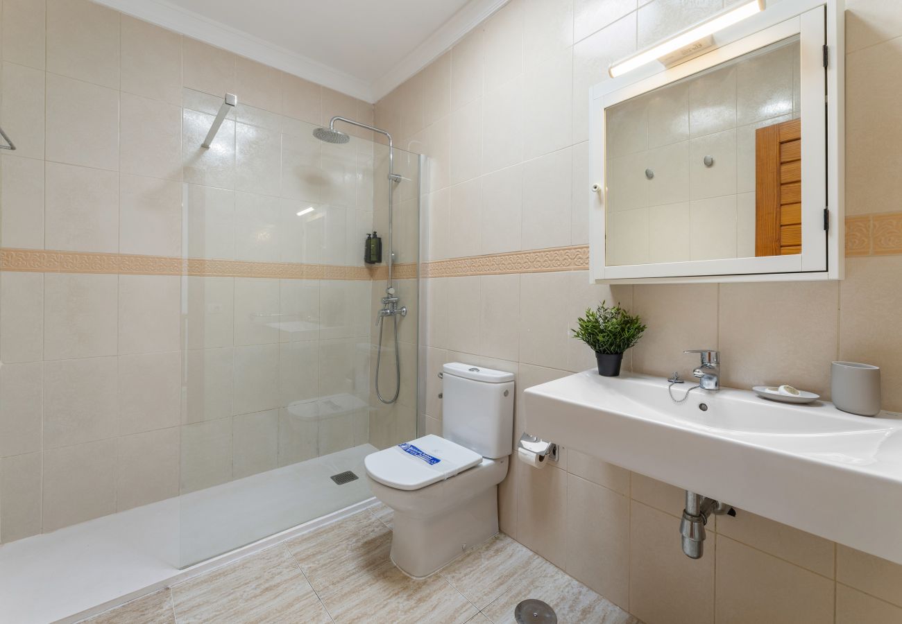Villa in Puerto del Carmen - Arpon Santa Rosa 3 by Escape Home