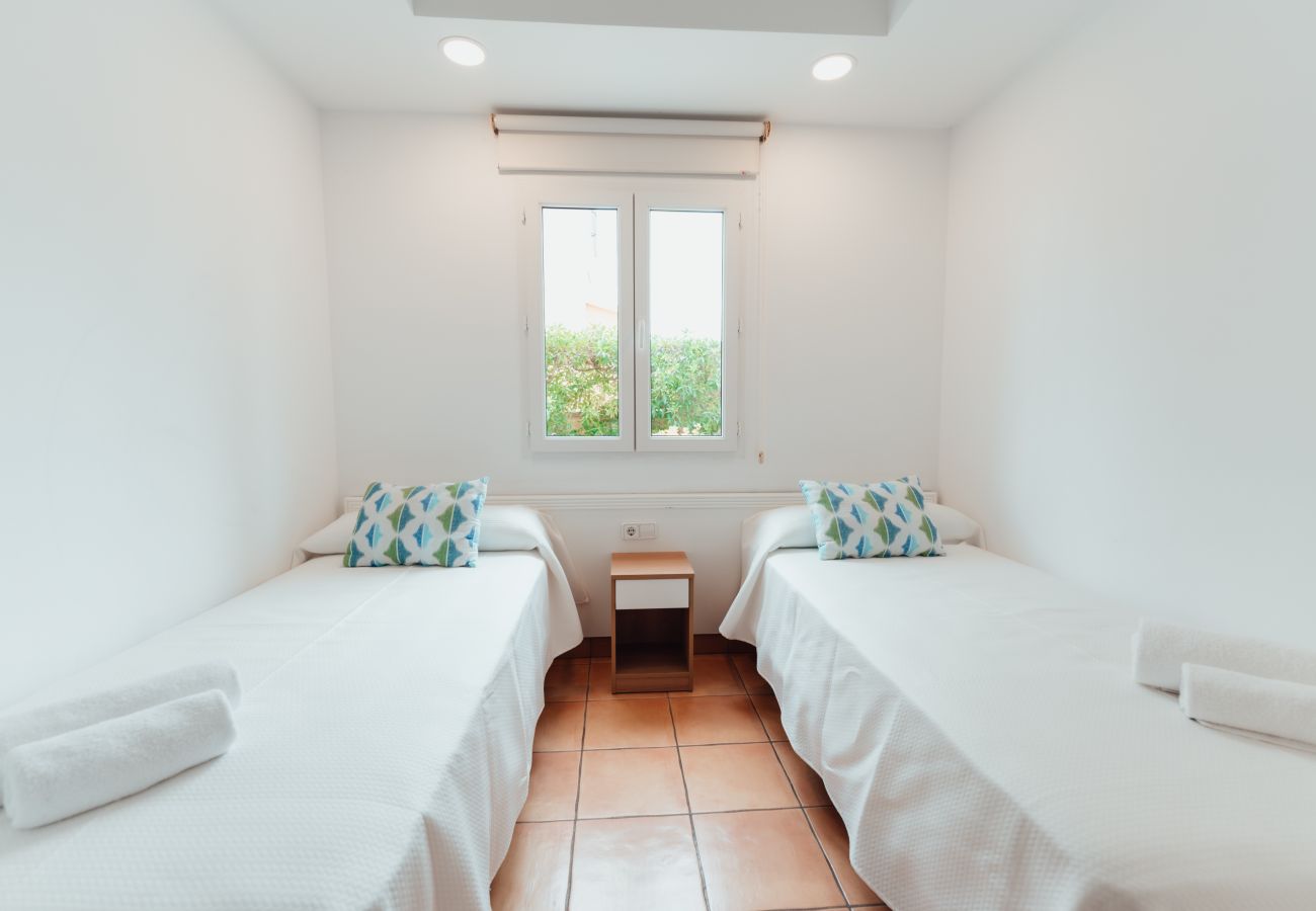 Villa à Cala Blanca - Villas Amarillas by Escape Home