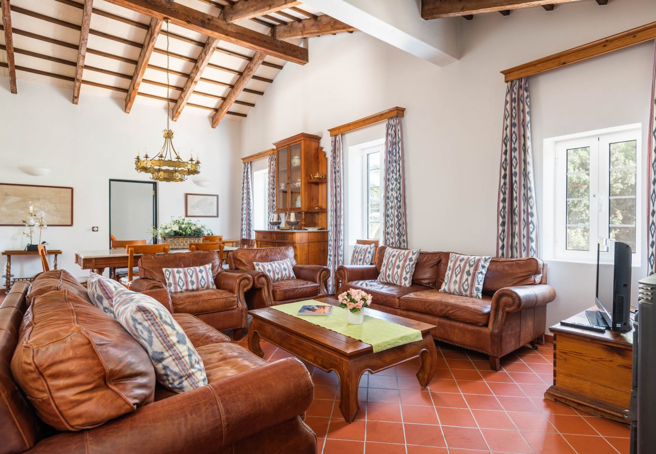 Villa Rafal Fort by EscapeHome, Salle Salle