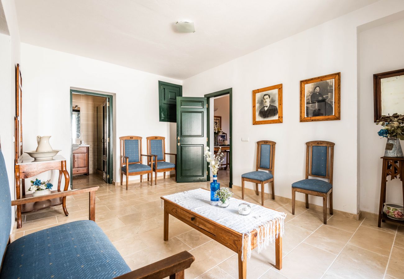 Villa Rafal Fort by EscapeHome, Salle Salle